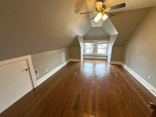 Building Photo - 1555 Hunter Ave