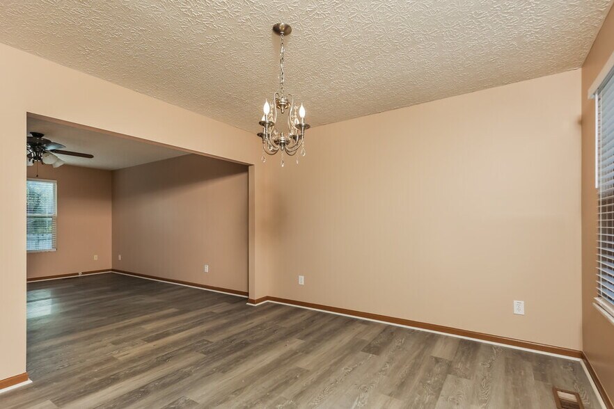 Building Photo - 5449 Longworth Dr