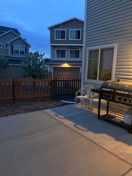 Building Photo - 10225 Yampa Ct