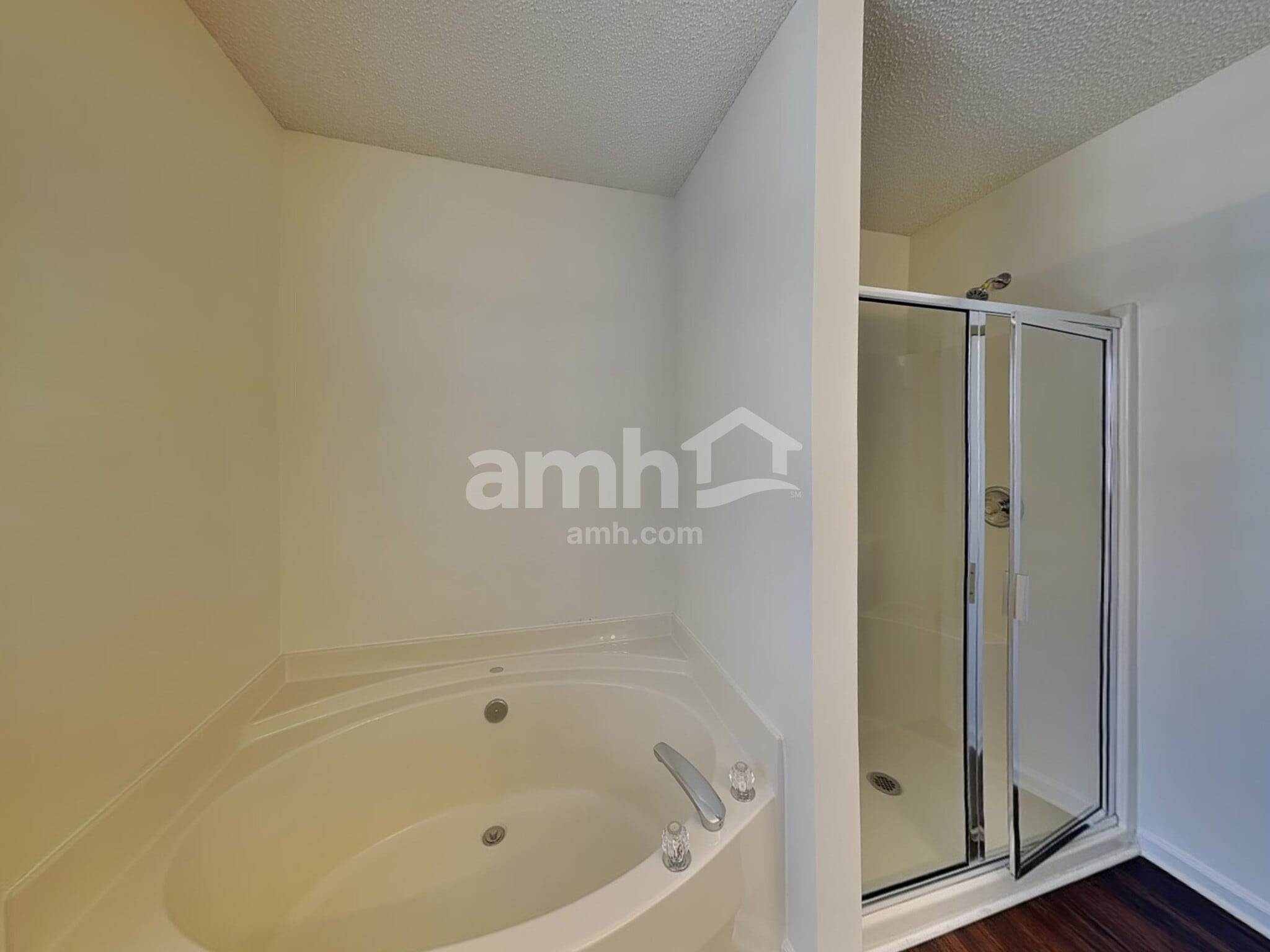 Building Photo - 2521 Highland Park Dr