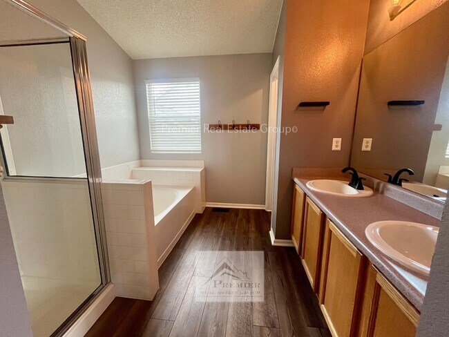 Building Photo - 4540 Laramie Sky Dr