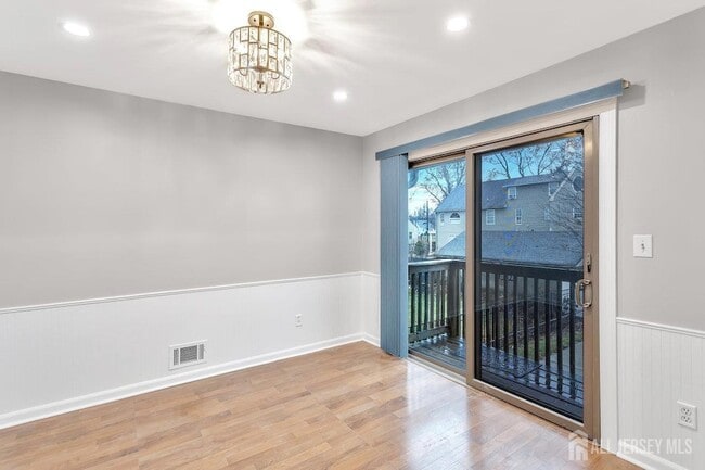 Building Photo - 118 Arlington Ave