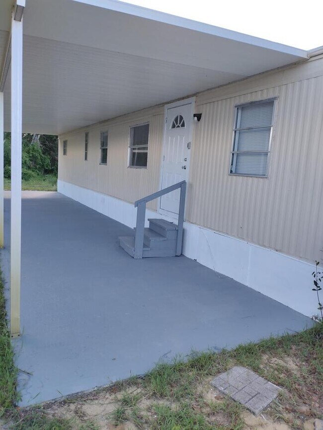 Charming 2/1 in Ridgeway! Ready for move i... 7948 SE Swan Ave Hobe