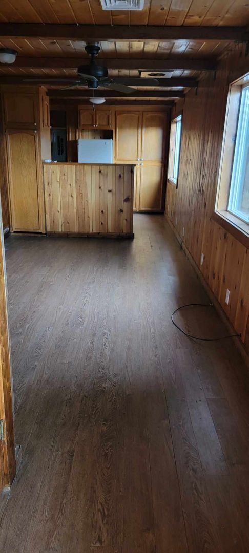 Building Photo - 1 Bedroom Apartment