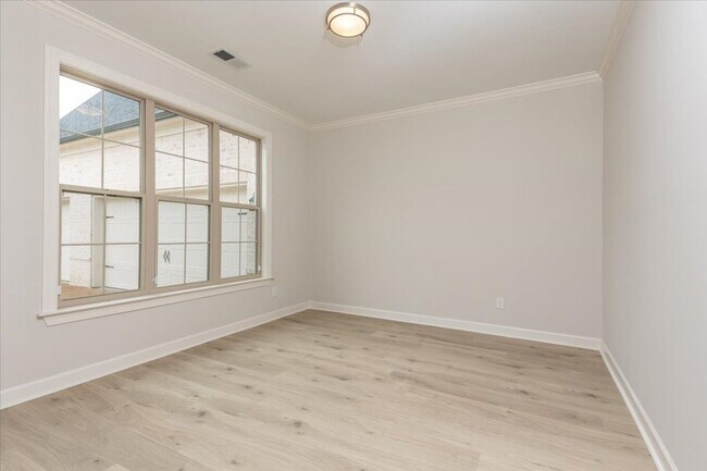 Building Photo - Like New 6 BR/ 4.5 BA in Lakeland