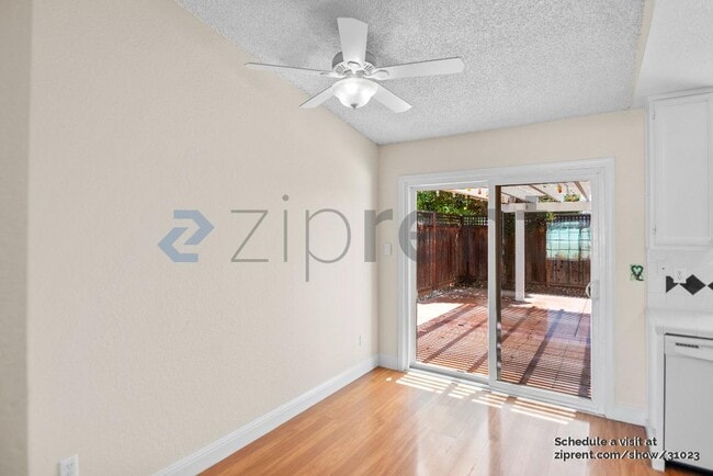 Building Photo - 2758 Croft Dr