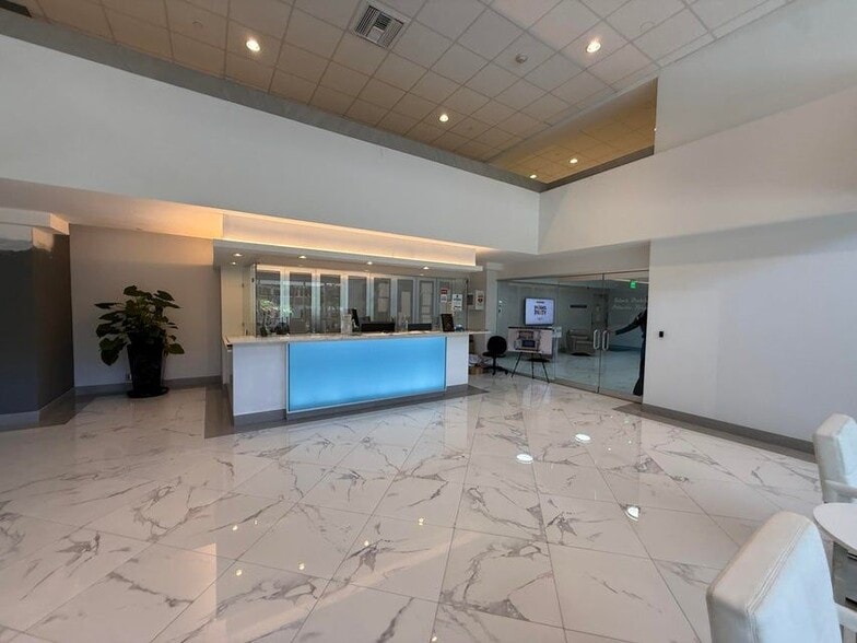 Building Photo - 531 N Ocean Blvd