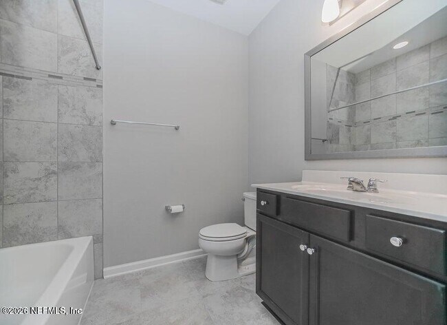 Building Photo - 432 Pine Bluff Dr