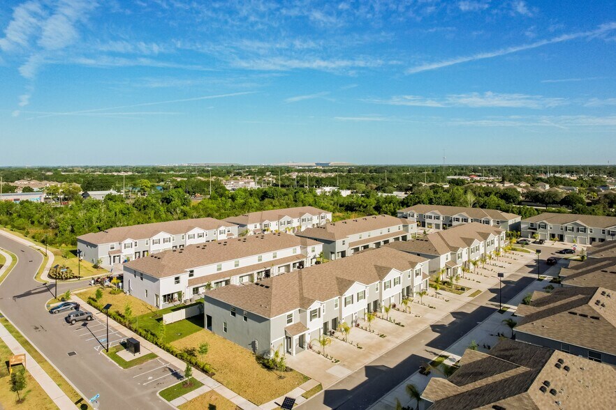 Building Photo - 11823 Stoneport Pl