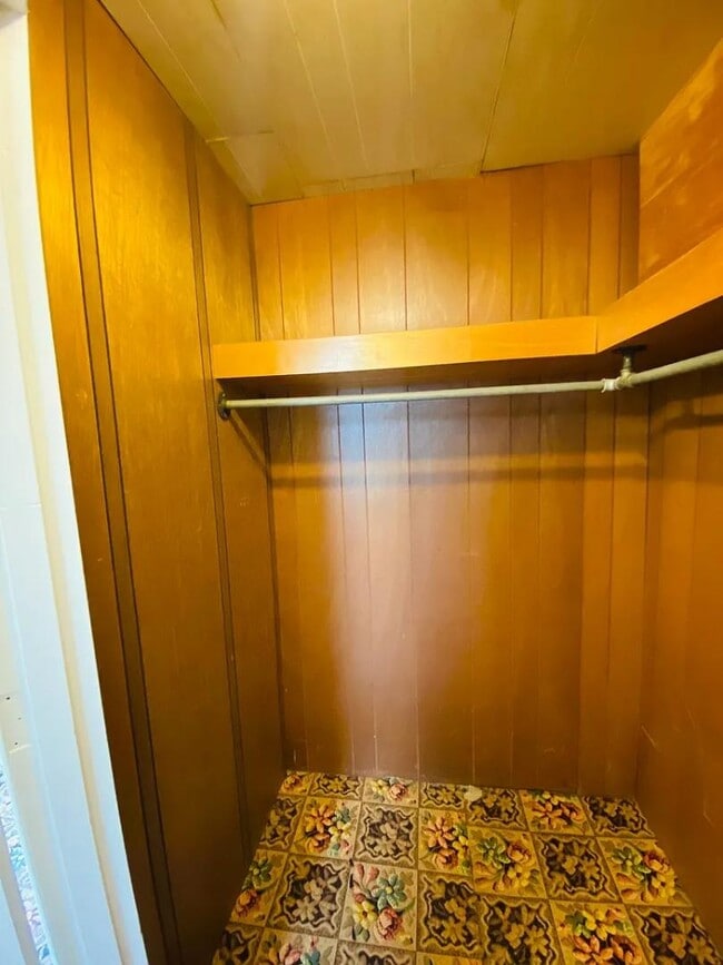 Building Photo - 830 SE Belmont St