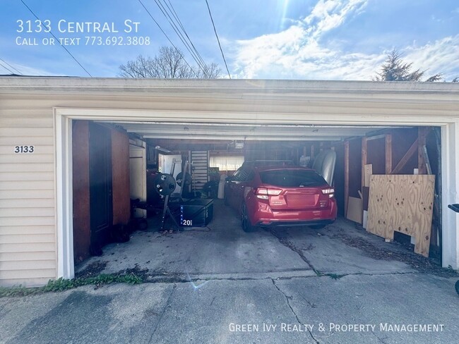 Building Photo - 3133 Central St