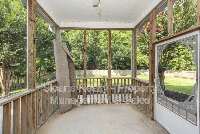 Building Photo - 112 Tanglewood Cir