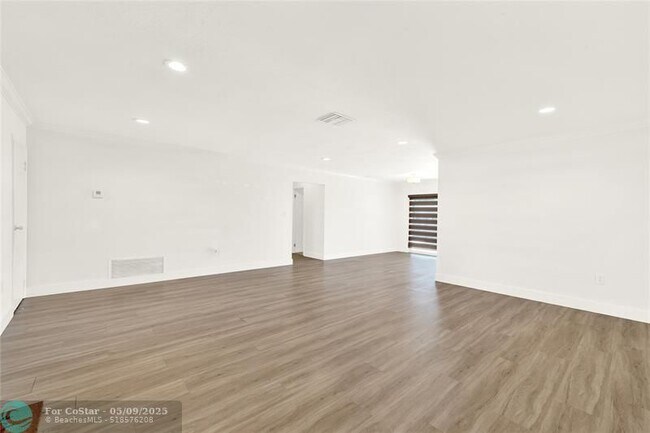 Building Photo - 9650 NW 24th St