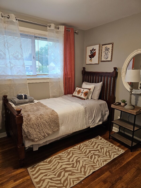 Building Photo - 1903 Bloom Ln