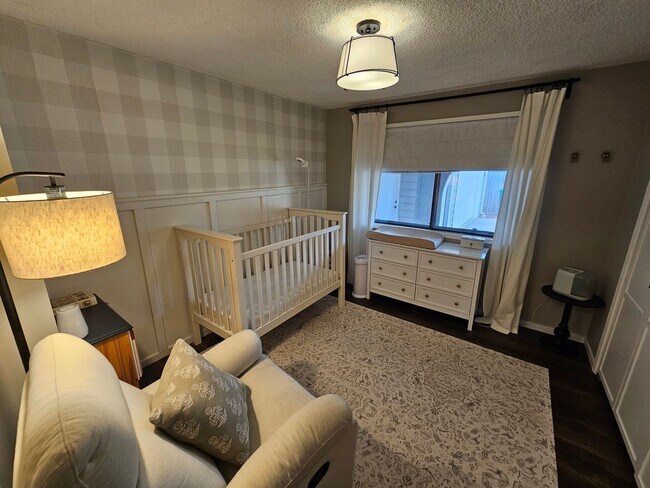 Building Photo - Beautifully Remodeled Home in the Valley
