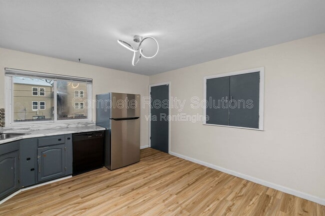 Building Photo - 10044 Pepper Ln