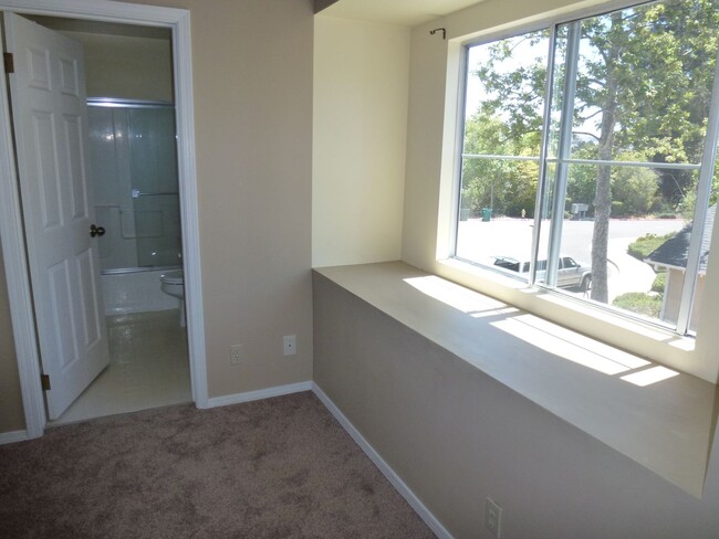 Building Photo - 2/2.5 SLO Condo, Available 2/8/25