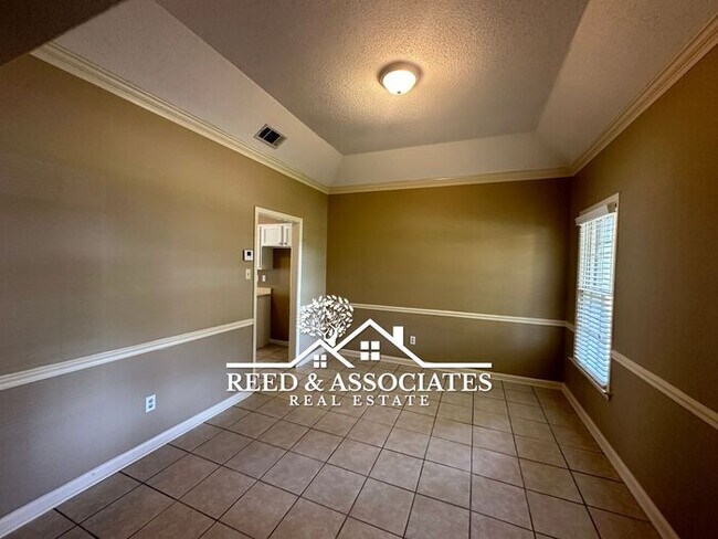 Building Photo - Spacious 4 Bedroom in GERMANTOWN!!