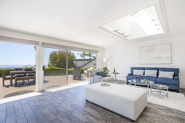 Building Photo - 416 S La Esperanza
