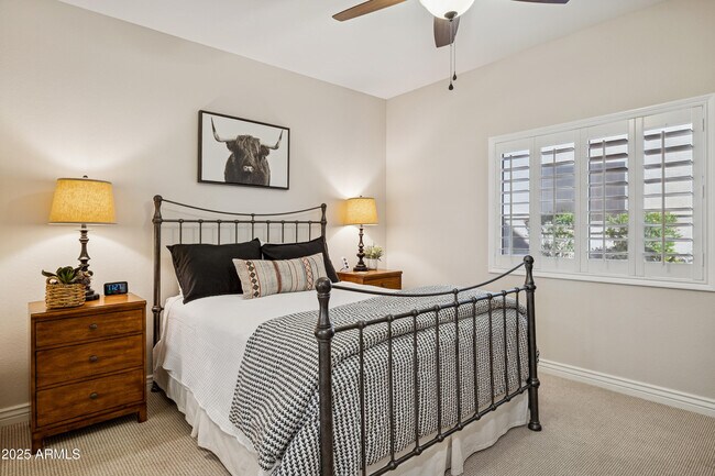 Building Photo - 15050 N Thompson Peak Pkwy