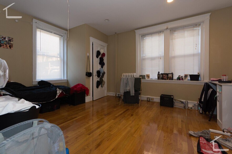 Building Photo - 316 Saint Paul St