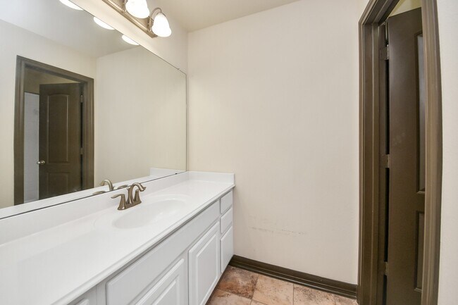 Building Photo - 26407 Wooded Hollow Ln