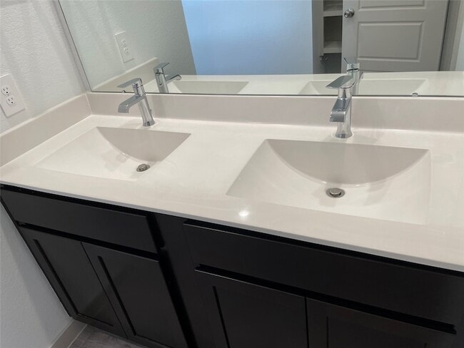 Building Photo - 12721 Oxford Gate Dr