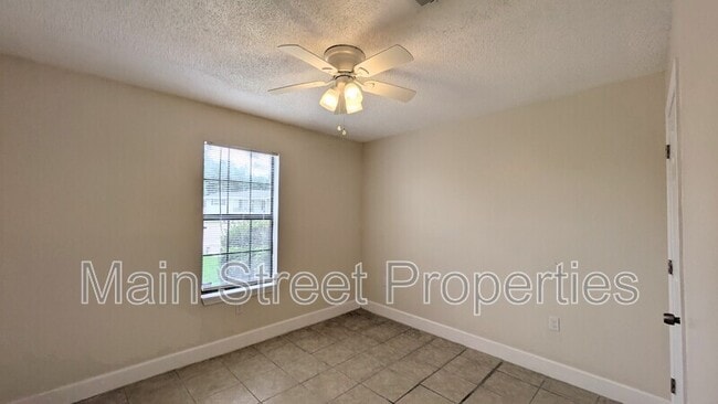 Building Photo - 8264 Continental Dr