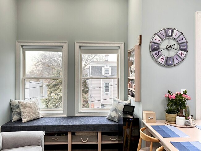 Building Photo - 37 Spruce St