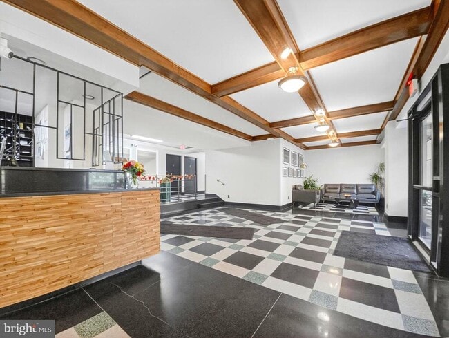 Building Photo - 1801 Clydesdale Pl NW