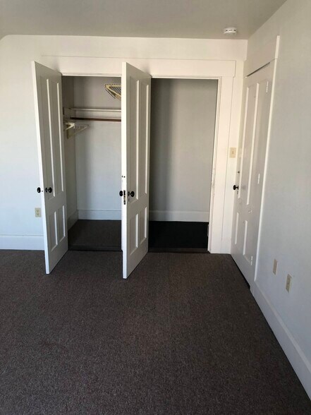 Bedroom entrance/closet - 8 School St