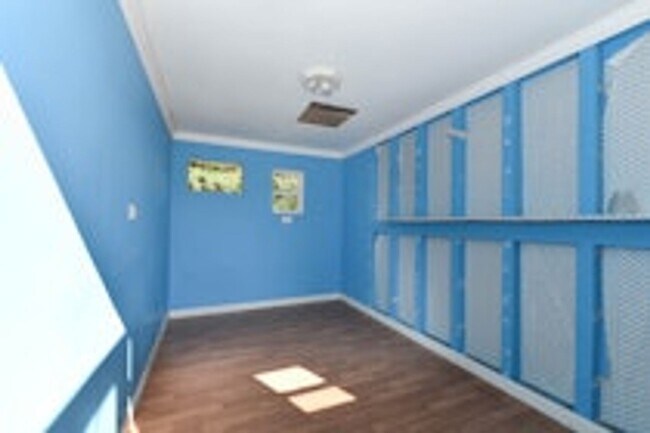 Building Photo - 30 Dove Ct