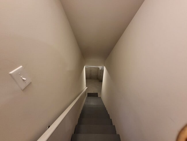 Building Photo - Spacious 4-Bedroom, 2.5-Bath Home Near Downtown Holly