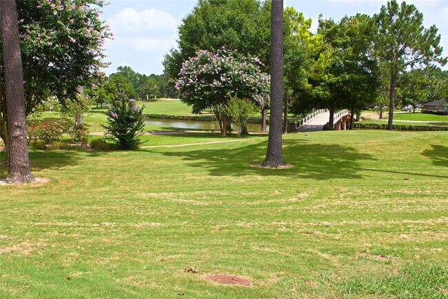 Building Photo - 8511 Cross Country Dr