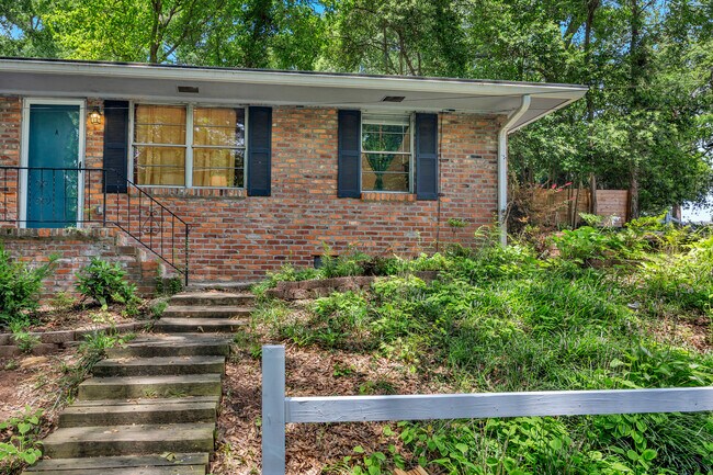 Building Photo - 2160 Lenox Rd NE