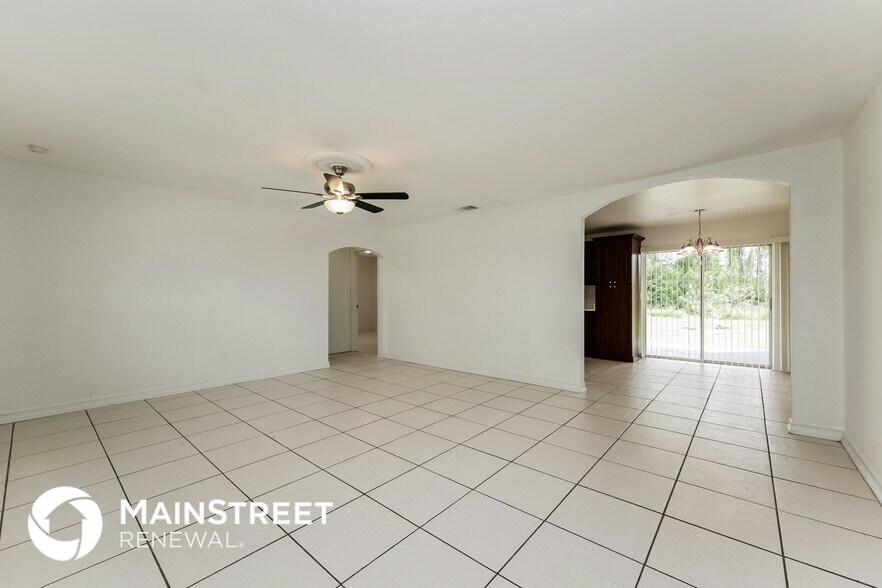 Building Photo - 4003 3rd St W