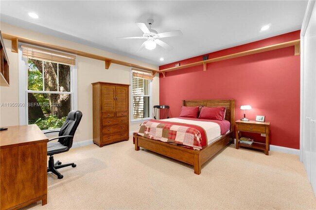 Building Photo - 7400 SW 47th Ct