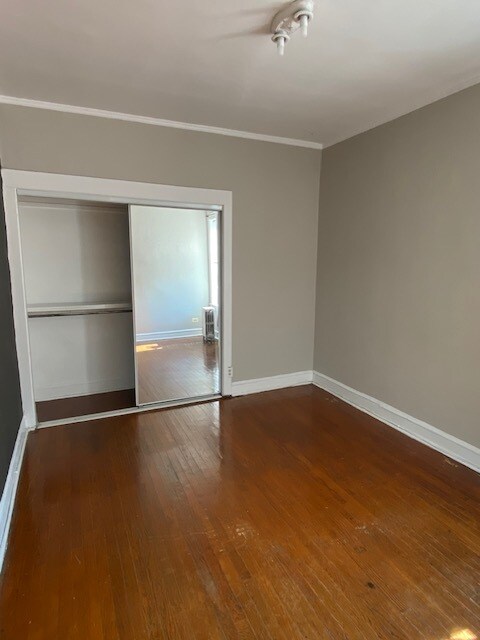 Building Photo - 850 W Cornelia Ave