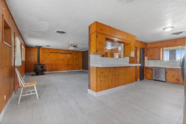 Building Photo - 18125 FM 1484 Rd