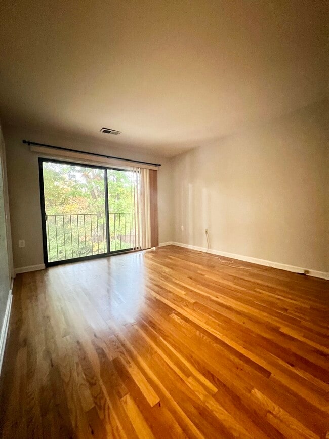 Building Photo - 7952 Inverness Ridge Rd