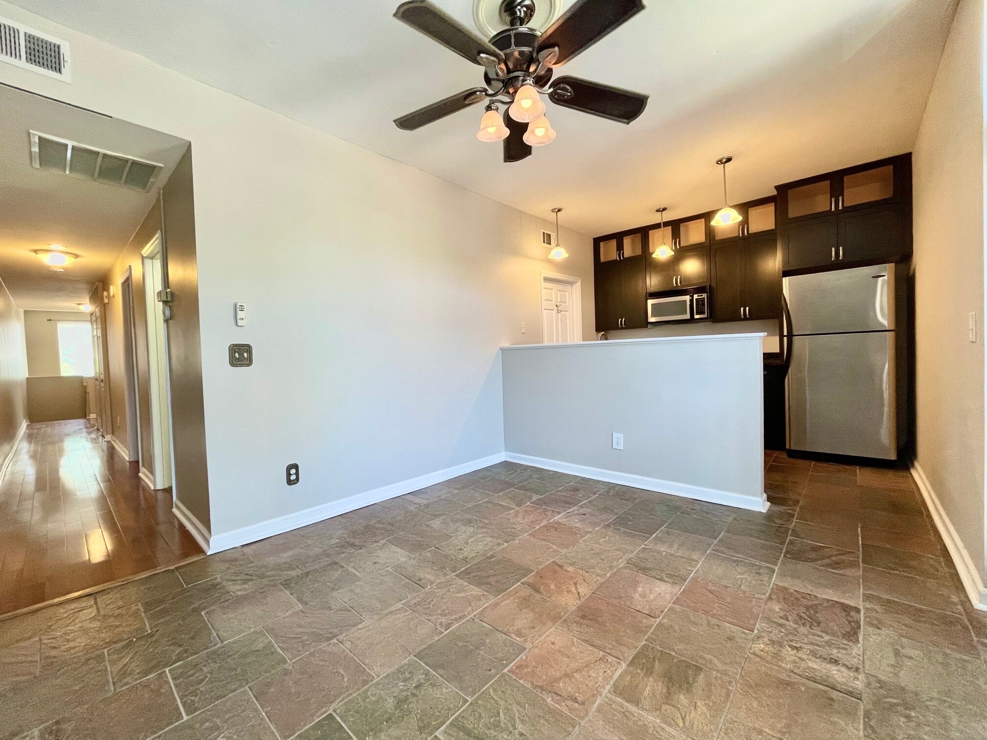 Building Photo - 4139 Castleman Ave 2W