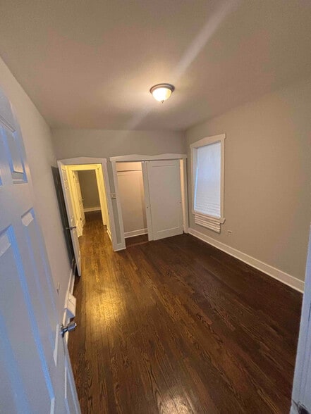 Building Photo - 1805 N Mayfield Ave