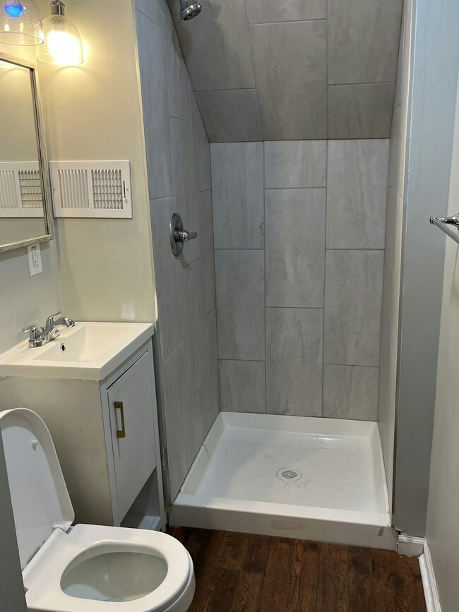 Building Photo - 1518 Howard St