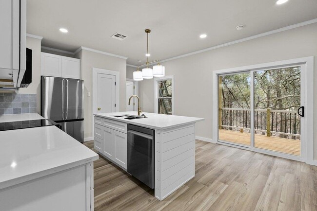 Building Photo - 30 Wood Glen Dr