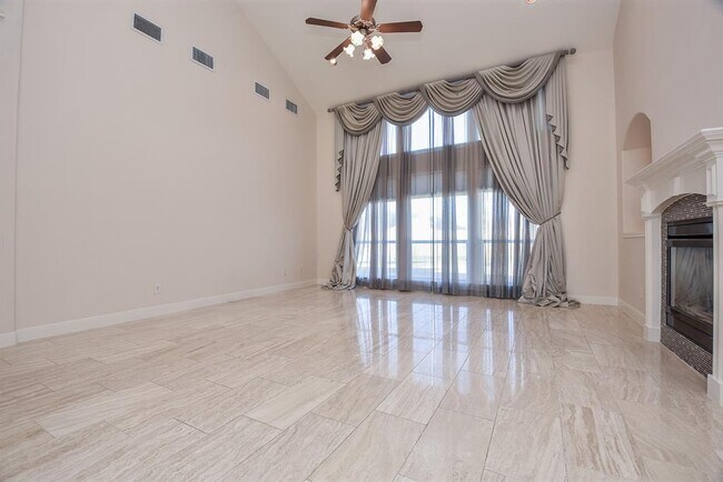 Building Photo - 3830 Parkside Dr