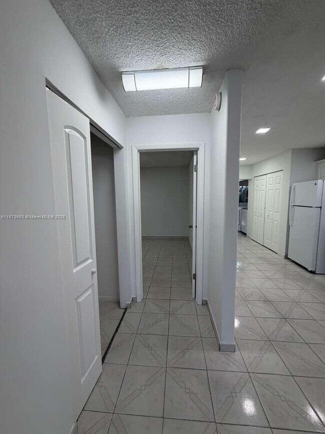 Building Photo - 6538 W 2nd Ct