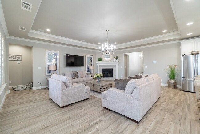 Building Photo - 1715 Overshine Ln