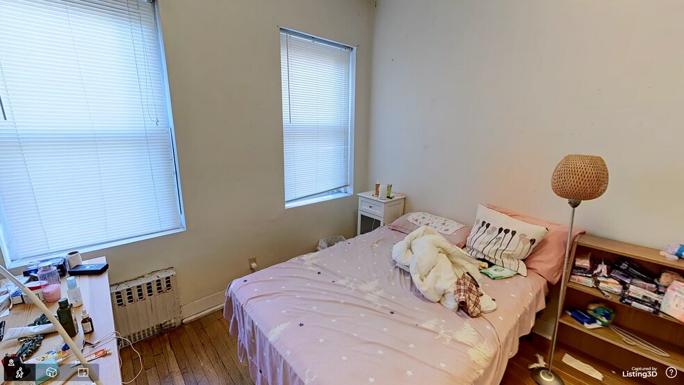 Building Photo - 126 Warren St