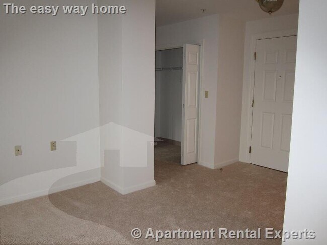 Building Photo - 632 Massachusetts Ave