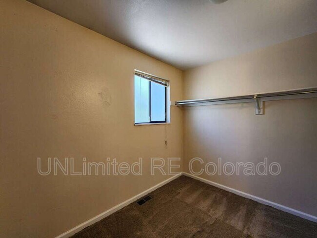 Building Photo - 10833 W Patterson Pl